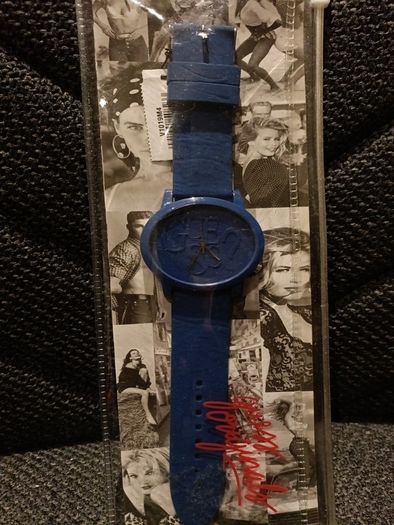 Guess watch original. Brand New