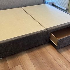bed frame with 2 drawers king size (damaged corner)