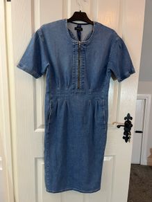 New Structured Caroll Denim Dress with pockets, knee length- Size 42 / fits as UK12