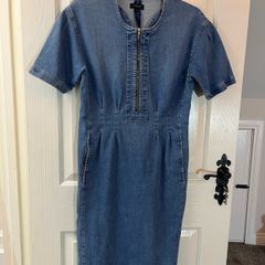 New Structured Caroll Denim Dress with pockets, knee length- Size 42 / fits as UK12