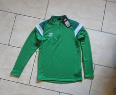 NEW  half zip  UMBRO green    Large boys