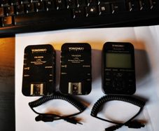 Nikon triggers 1x trasnimter and 2 x receivers.