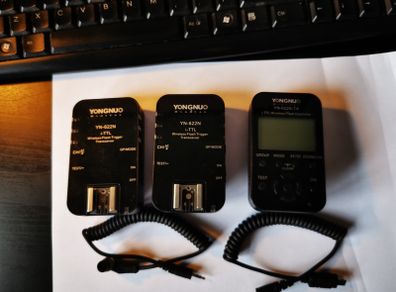 Nikon triggers 1x trasnimter and 2 x receivers.