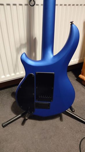 Sterling by Music Man Majesty 100