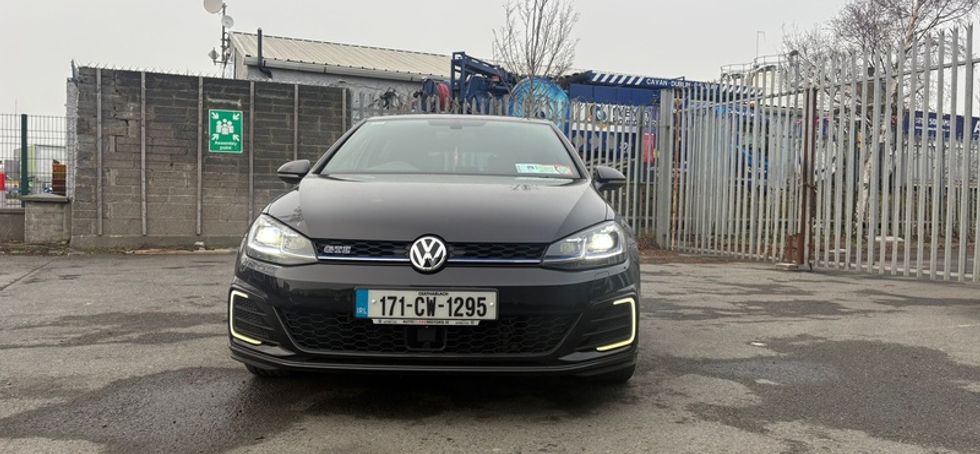 2017 Volkswagen Golf GTE