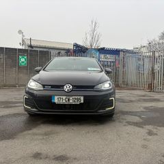 2017 Volkswagen Golf GTE