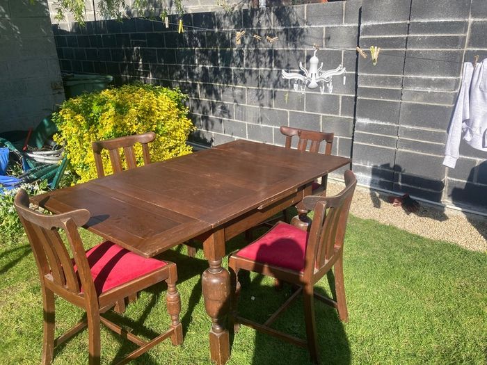 vintage table and chairs