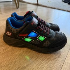 skechers