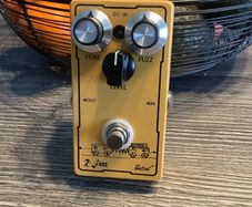 BELCAT Engineering R-Fuzz pedal