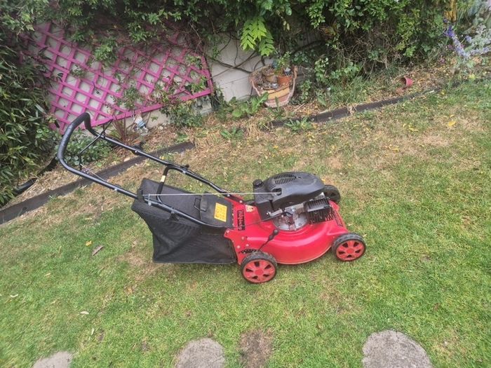 Wolfberg petrol push lawnmower