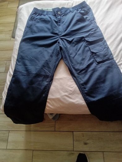 mens work trousers fully lined and water repellent outer. Size w 40 leg 31