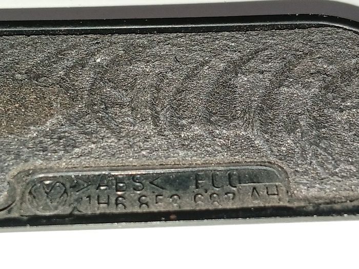 Vw Golf Mk3 Rear Boot Lid Panel Badge 1h6853687ah 7.5 X 4 Cms Unused