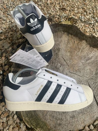 Get New Laceless VNTG Adidas Superstars