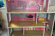 Wood doll house great condition