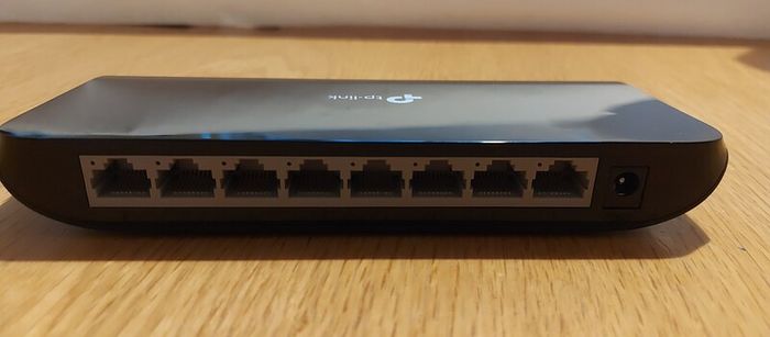 TP Link 8 Port 10/100/1000 Switch