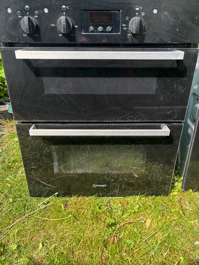 Indesit oven