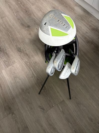 Junior golf clubs