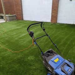 Hyundai 1600W 15'' 38cm Artificial Grass Sweeper
