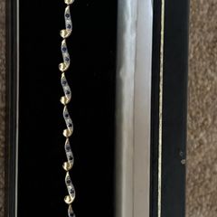 14k gold bracelet with Iolite