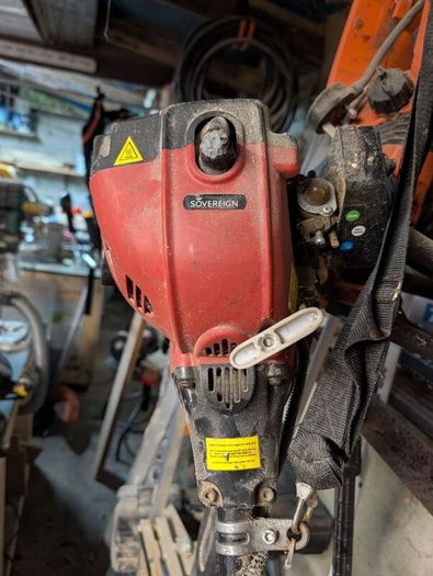 Sovereign CDB26 petrol strimmer