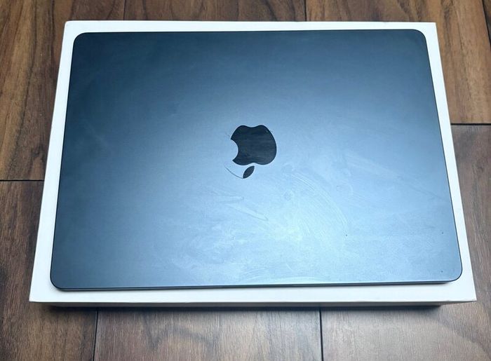 2024 MacBook Air 13 256GB  Barely Used