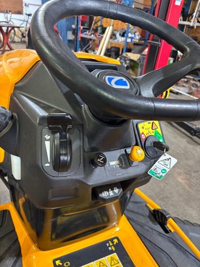 Ride on lawn mower