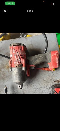 millwaukee  fuel bluetooth 3/4 drive impact gun