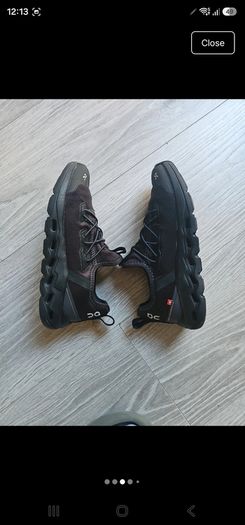 Genuine boys On Cloud trainers
