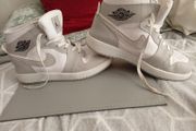 Air Jordan 1