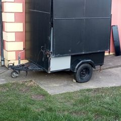 market trailer