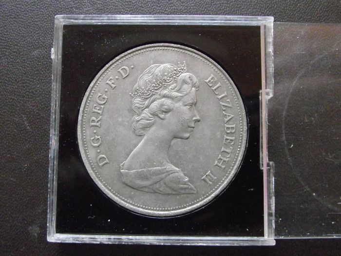 1972 Great Britain 25 New Pence 'Royal Silver Wedding Anniversary'