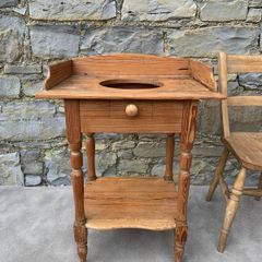 Antique Pine Washstand.