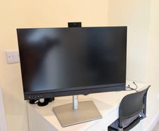 Dell 27" Video Conferencing Monitor (C2722DE)