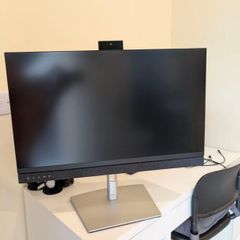 Dell 27" Video Conferencing Monitor (C2722DE)