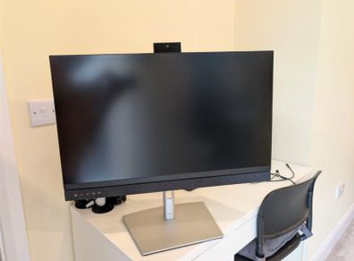 Dell 27" Video Conferencing Monitor (C2722DE)