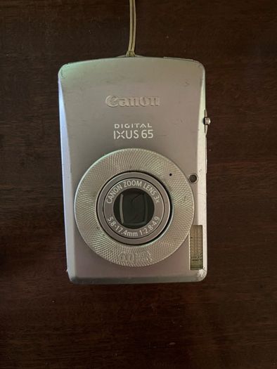 Cannon digital IXUS 65 with charger
