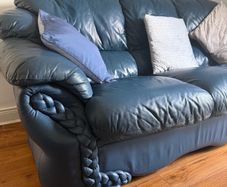 3 seater and two arm chairs great condition