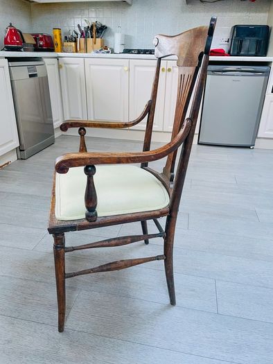 Pair of Georgian Revival Hepplewhite-Style Armchairs (c. 1890-1920)