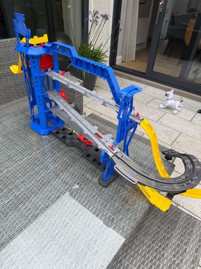 Monster Jam Garage Playset