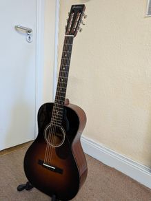 Eastman E1P-DLX-SB Deluxe Parlor Guitar
