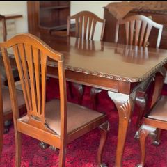 Mahogany dining table and 6 chairs - excellent condition