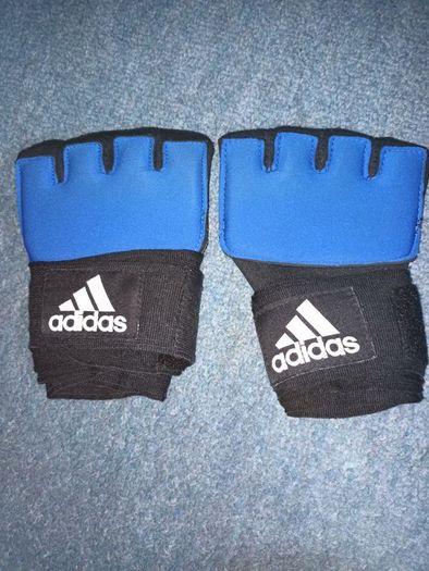Adidas gloves size L