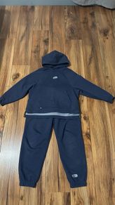Nike boys tracksuit. Size M/10-12 years/137-147cm.