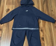 Nike boys tracksuit. Size M/10-12 years/137-147cm.