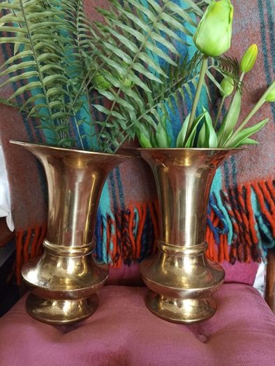 2 X Decorative Vases