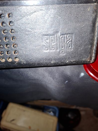 Antique valve radio's PRICE IS FOR 1 ONLY