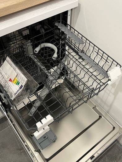 Brand New Nordmende 60cm Freestanding Standard Dishwasher | DW642WH
