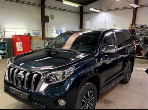 Toyota Running Boards/Side Steps suitable for Toyota Land Cruiser Prado FJ150 (2010-Up)