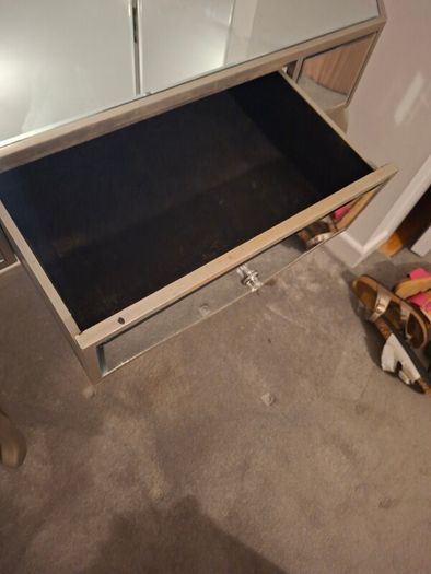 dressing table and mirror