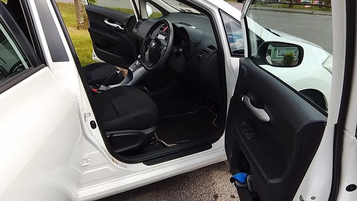 2012 Toyota Auris Hybrid Automatic.